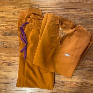 Orangish brown Scrub Set with Purple Drawstring